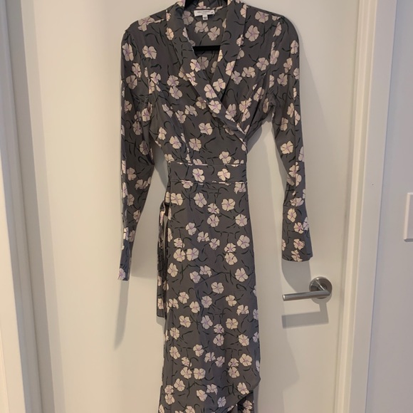 Equipment Gowin Silk floral wrap dress - Picture 2 of 3